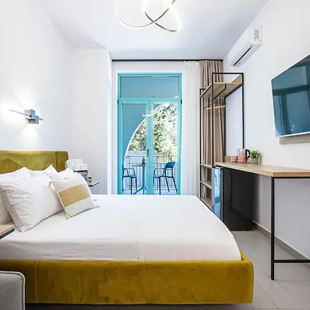 Deja Blue Triple W Balcony 101 - Drymades - Santorini *